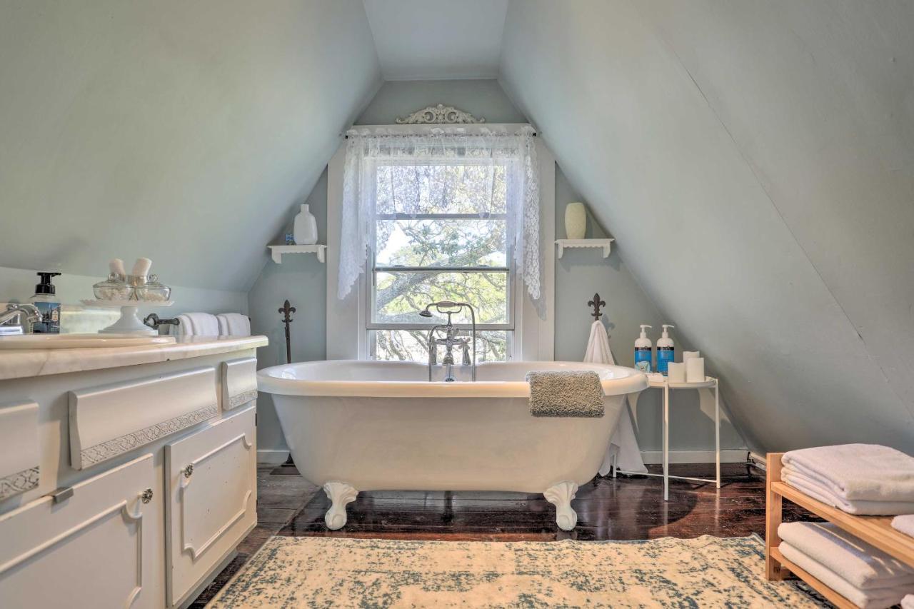 Coastal, Walkable Home In Historic Southport! Ngoại thất bức ảnh